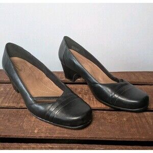 Clarks Everyday Black Soft Leather Sugar Sky Slip on Pumps 2" Low heels Sz 9.5 W